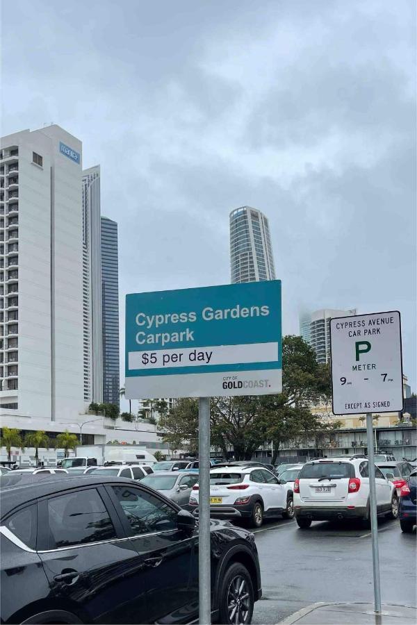 Apartment Surfers Ocean View Sleeps 4, Free Wifi, Washing Machine, Large Fridge Gold Coast
